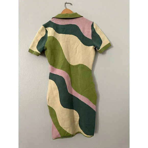 Blue Blush Born To Be Alive Mini Dress Green sz Medium Abstract print - Picture 4 of 5